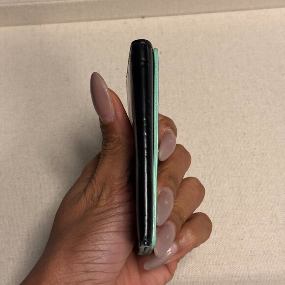 Louis Vuitton Monogram Vernis 4 Key Holder - Picture 12 of 12